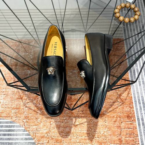 Picture of Versace Shoes Men _SKUfw158240473fw